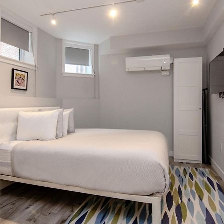 A Stylish Stay W/ A Queen Bed, Heated Floors.. #3 Brookline Exterior photo