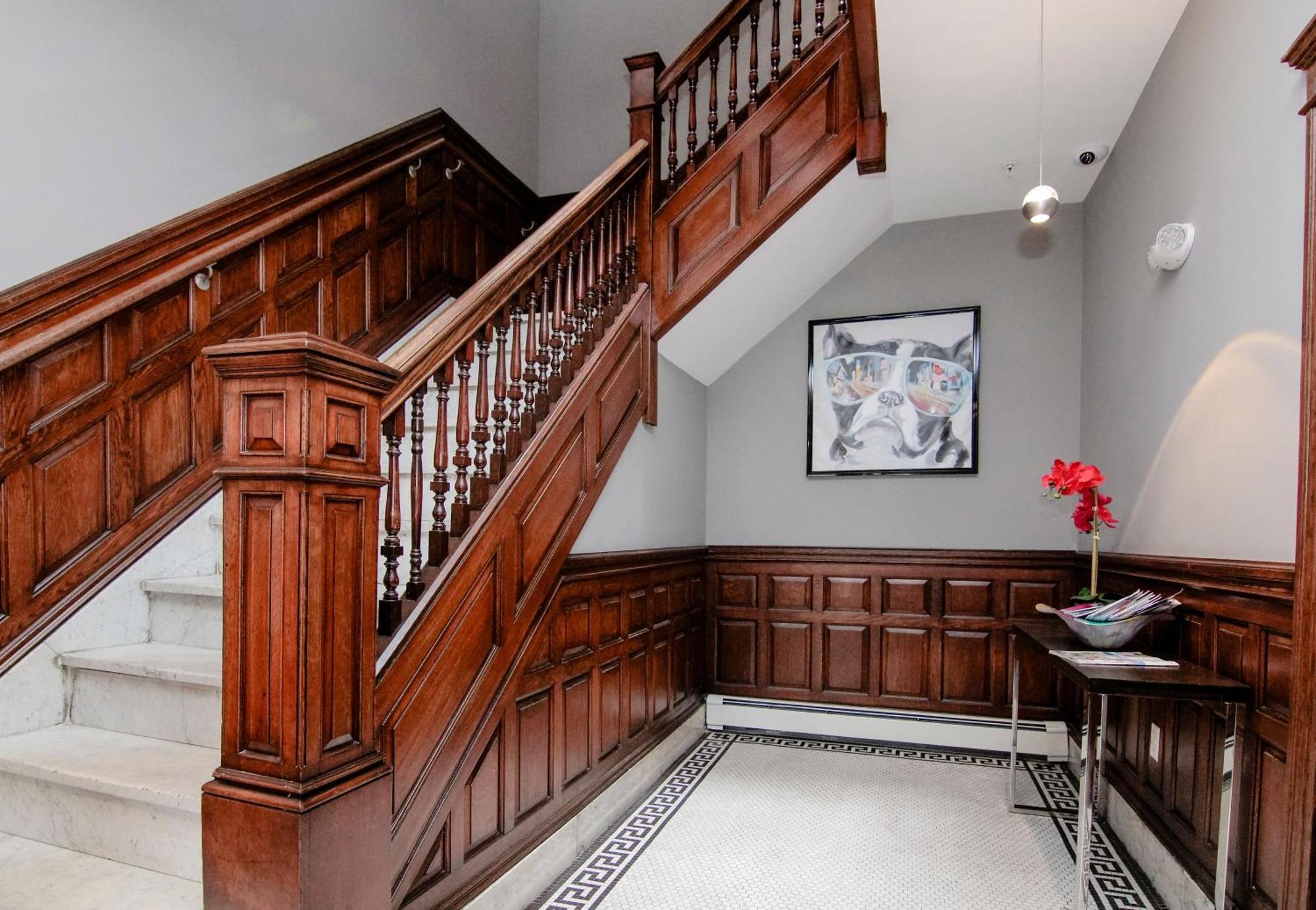 A Stylish Stay W/ A Queen Bed, Heated Floors.. #3 Brookline Exterior photo