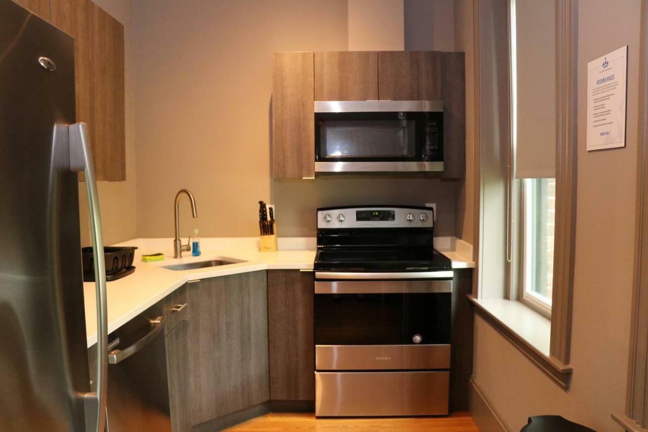 A Stylish Stay W/ A Queen Bed, Heated Floors.. #3 Brookline Exterior photo