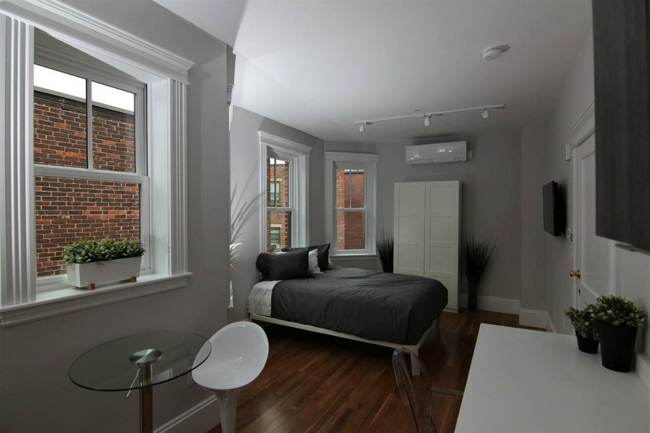 A Stylish Stay W/ A Queen Bed, Heated Floors.. #3 Brookline Exterior photo